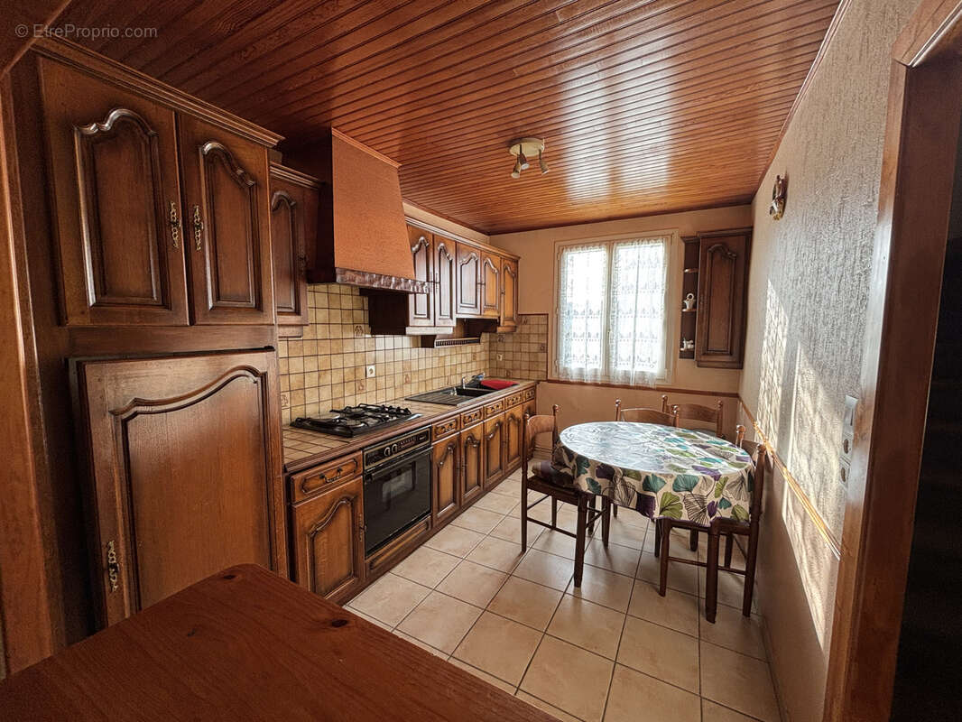 Maison à LE RELECQ-KERHUON