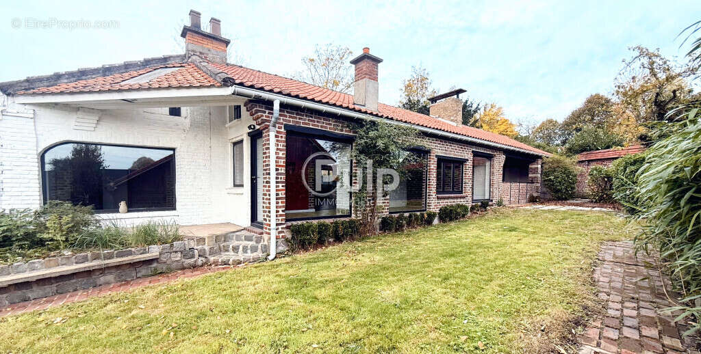 Maison à NEUVILLE-EN-FERRAIN