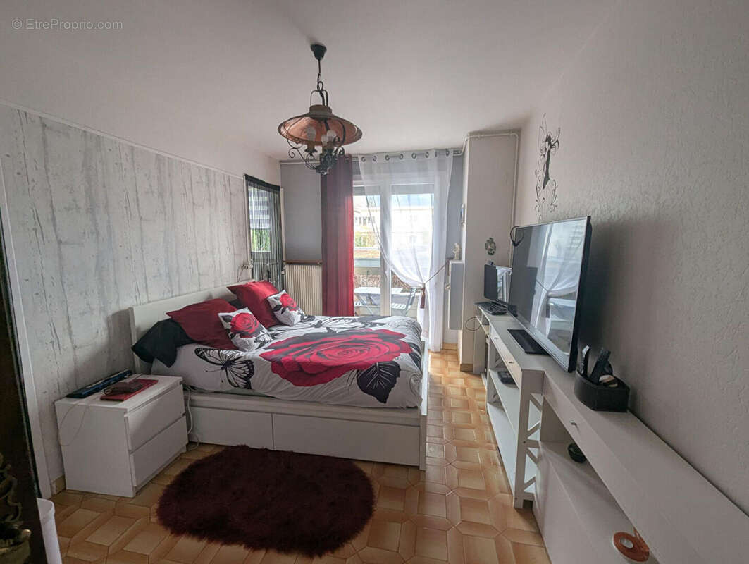 Appartement à SAINT-MARTIN-D'HERES