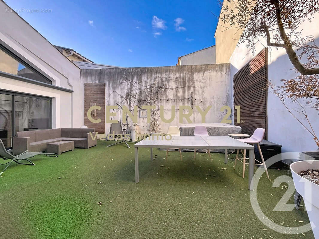 Maison à SAINT-JEAN-DE-VEDAS