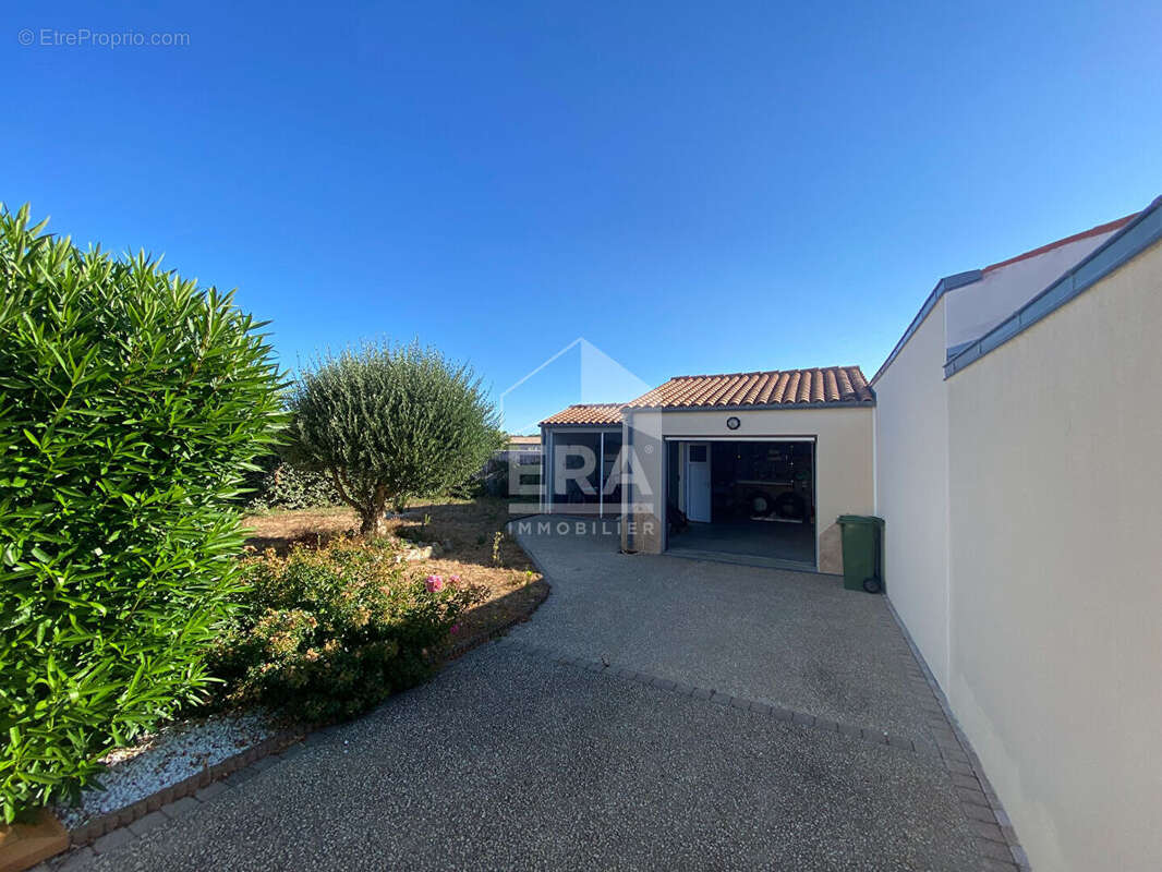 Maison à LA BREE-LES-BAINS