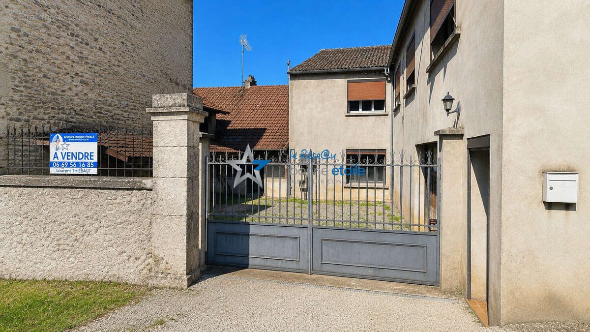 Maison à POULANGY