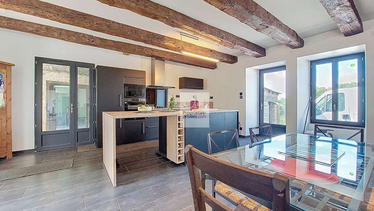 Maison à ROUFFIGNAC-SAINT-CERNIN-DE-REILHAC