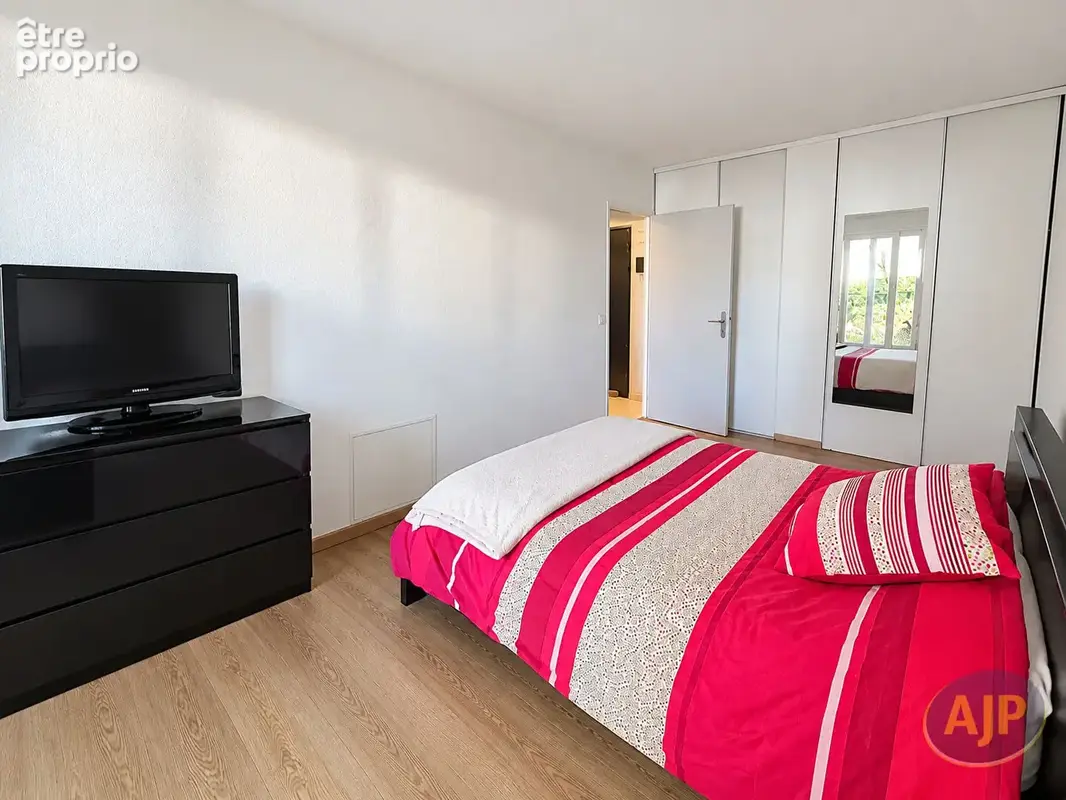 Mérignac T2 de 47 m² avec place de parking et terrasse - photo 6