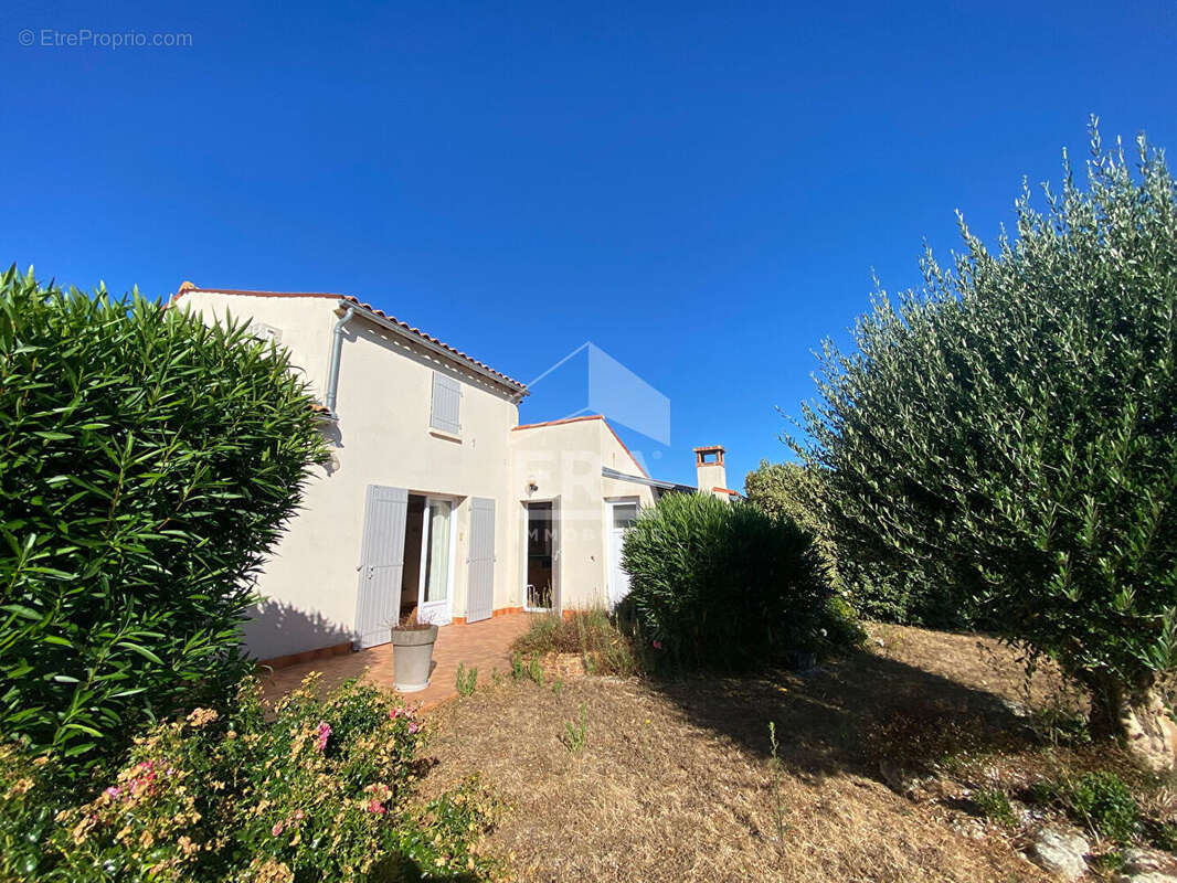 Maison à LA BREE-LES-BAINS