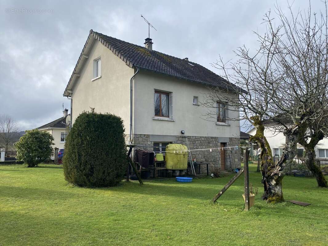 Maison à PEYRAT-LE-CHATEAU