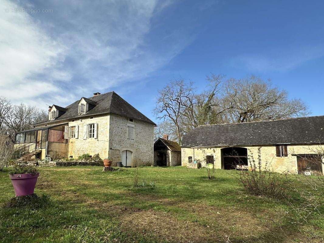 Maison à SARRAZAC