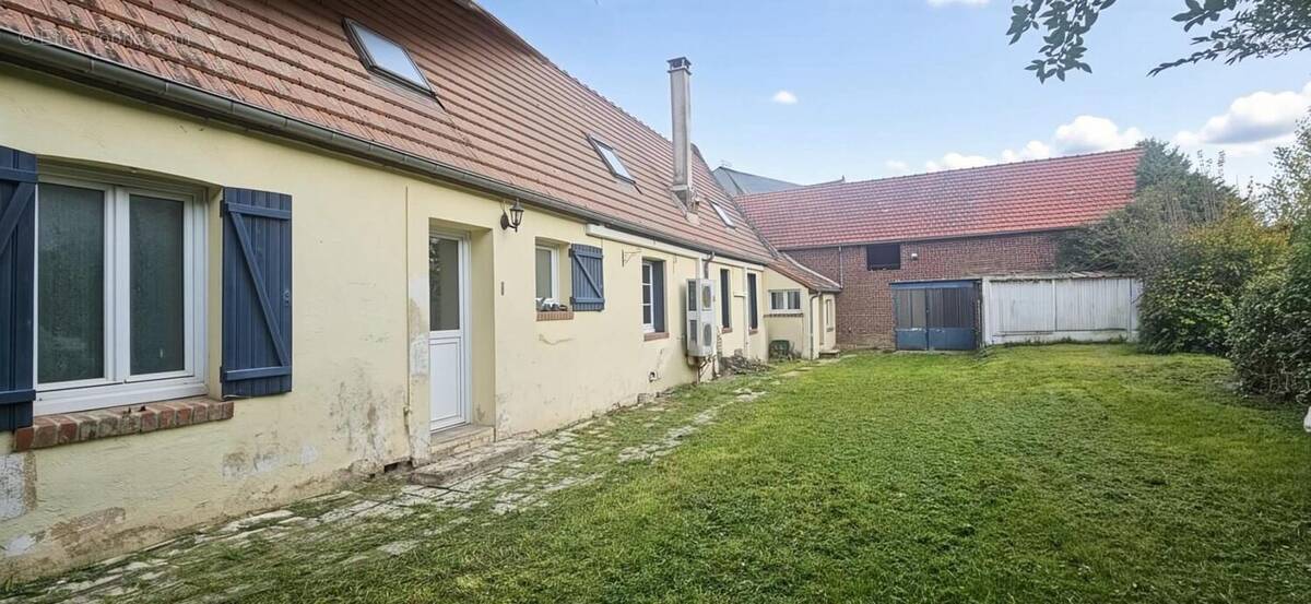 Maison à MAIGNELAY-MONTIGNY