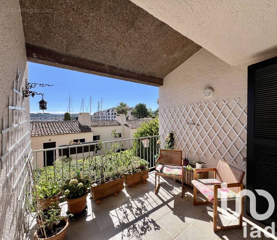 Photo 1 - Appartement à COGOLIN