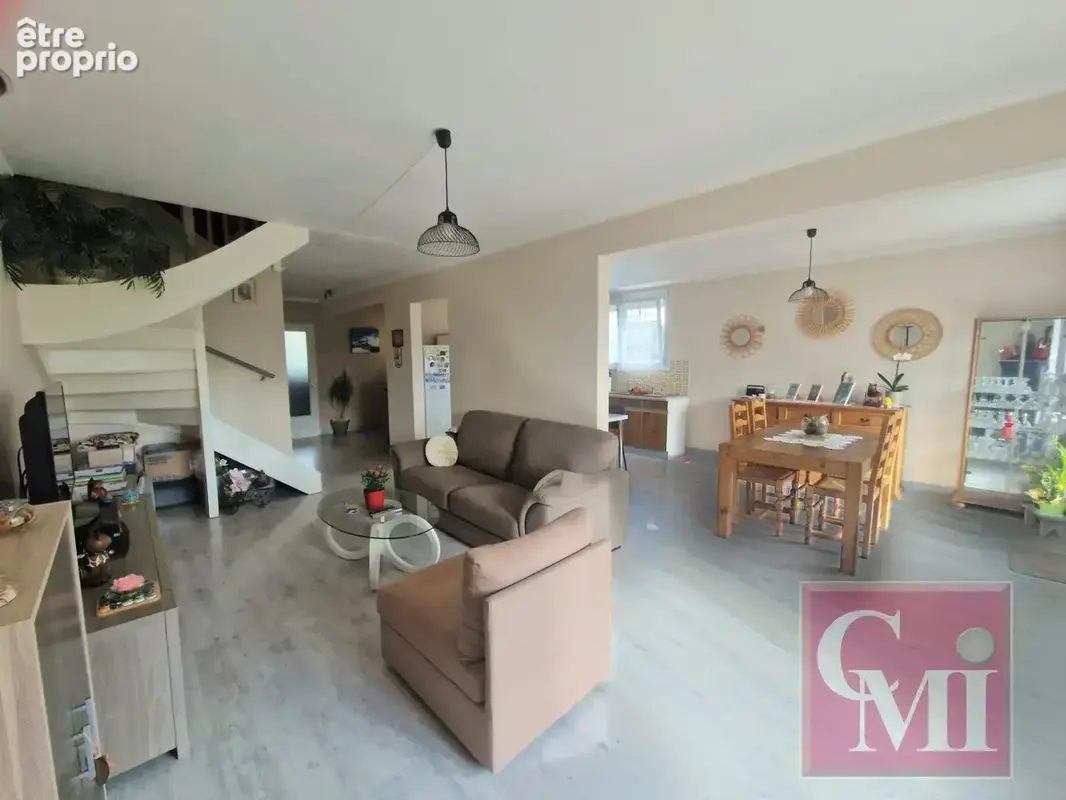 Jolie maison avec vu dégagée (4 chambres) et 385m2 de terrai - photo 4