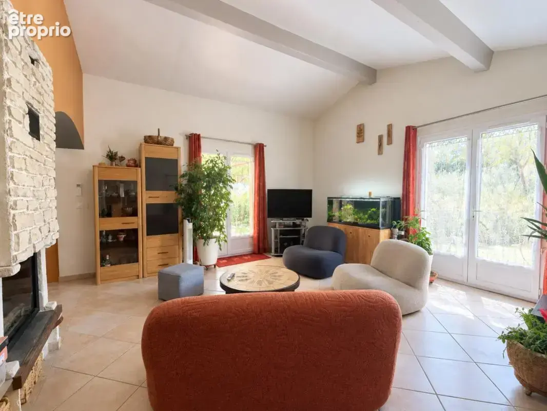 Maison 6 pièces 138 m² à vendre à Cuges-Les-Pins (13780) - photo 3