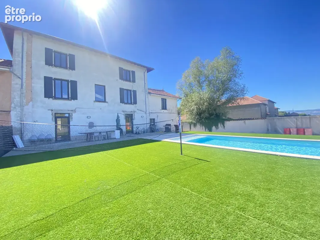 Photo Maison à Saint-Andre-Le-Puy au prix de 335 000€