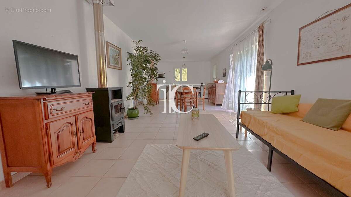 Maison à MEJANNES-LE-CLAP