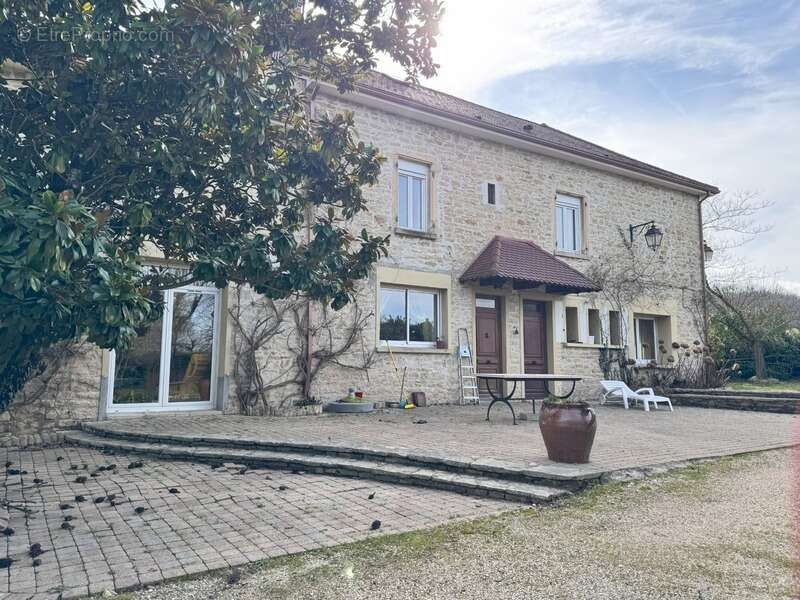 Maison à SAINT-ALBAN-DE-ROCHE