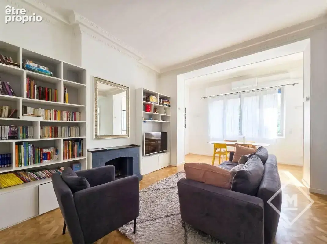 Superbe appartement T4 de 92m² avec climatisation, au 1er étage à Marseille 8ème - Carré d'Or - photo 2