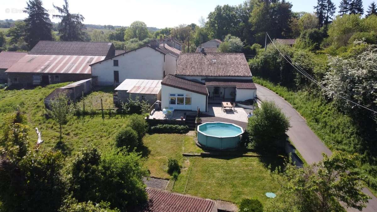 Maison à BUSSIERE-POITEVINE