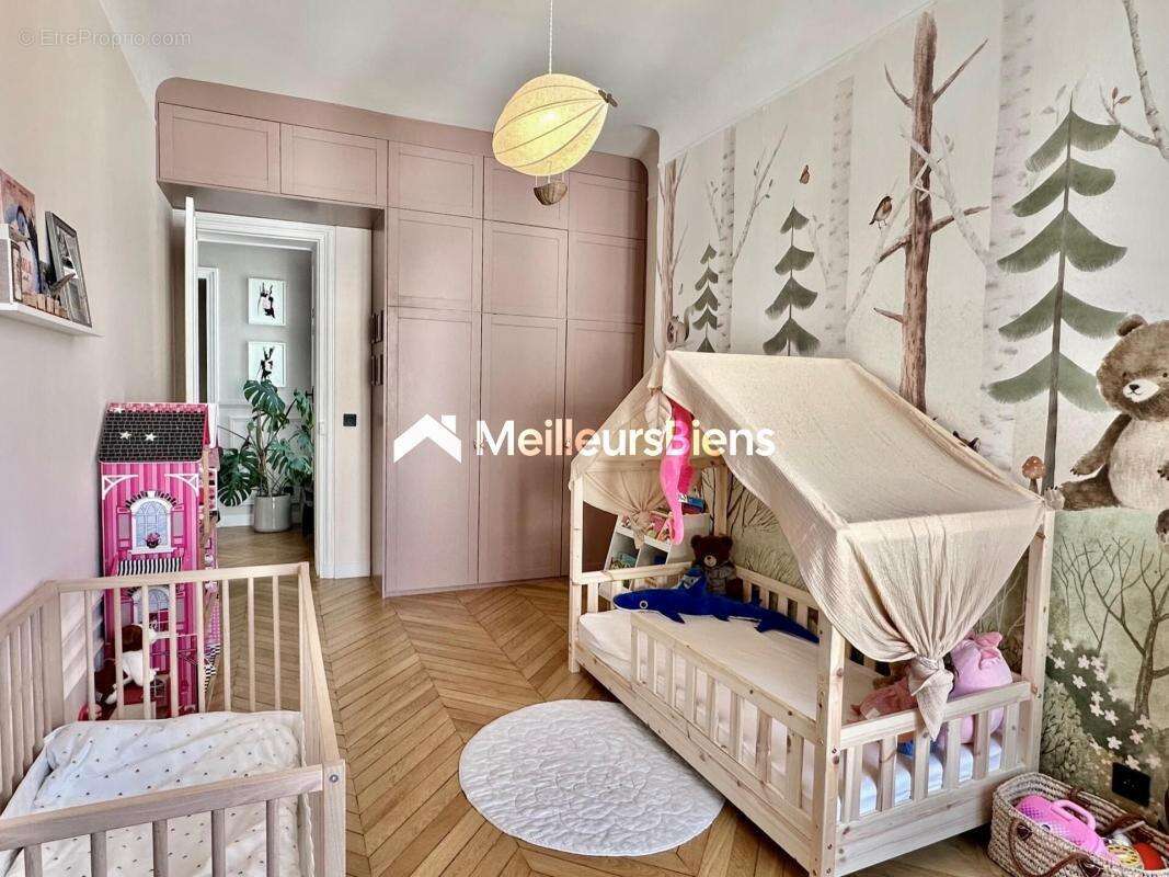 Appartement à PARIS-10E