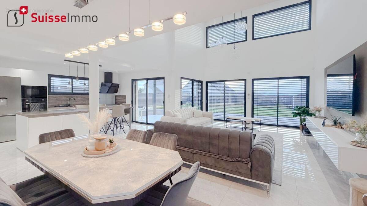 Maison à GRAND-CHARMONT