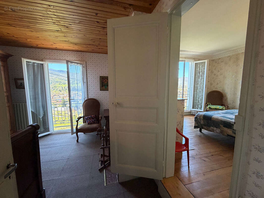 Grande maison familiale dominant Saint Girons 09200 - photo 10
