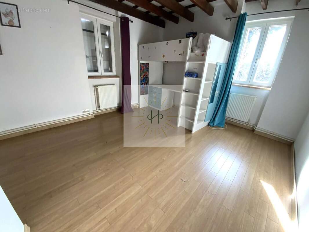 Maison à MONTELIMAR