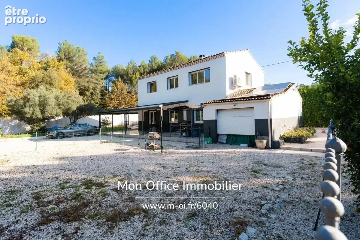 Référence : 6040-ABR. - Villa familiale rénovée de 166 m², DPE A, piscine et terrain paysager à Mimet - photo 18
