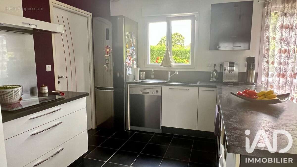 Maison 135 m² à Mosnes  - photo 4