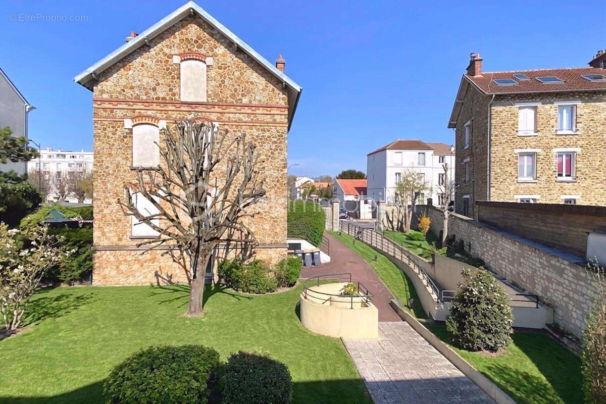 Commerce à SAINT-GERMAIN-EN-LAYE