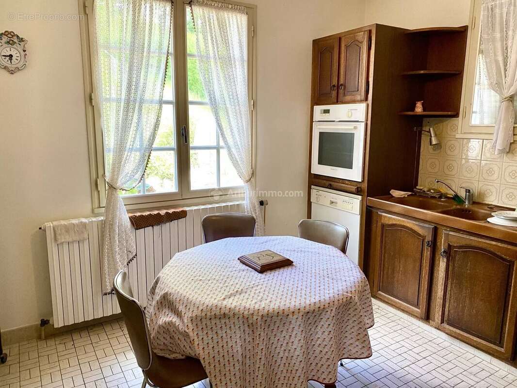 Maison à LA CHARTRE-SUR-LE-LOIR