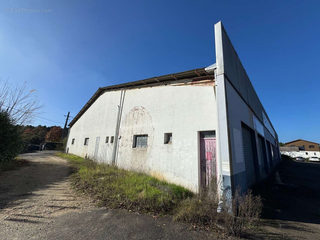 Commerce à ONESSE-ET-LAHARIE