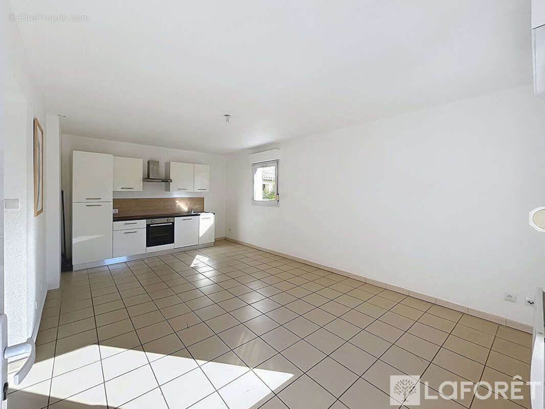 Appartement à COURTHEZON