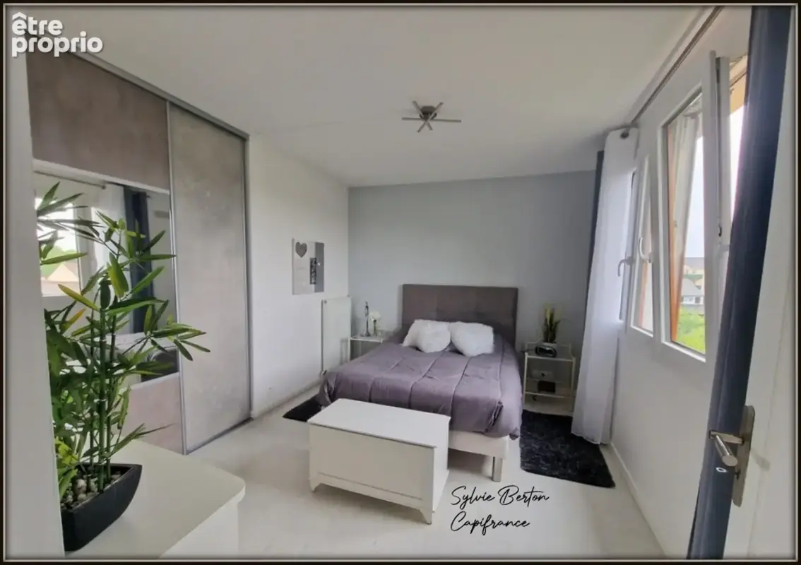 Appartement à vendre 4 pièces LIVRY GARGAN - 84 m2 - Balcon, une cave et deux places de parking - photo 7