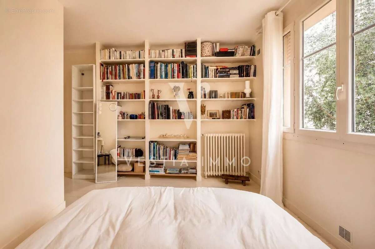 Appartement à LA GARENNE-COLOMBES