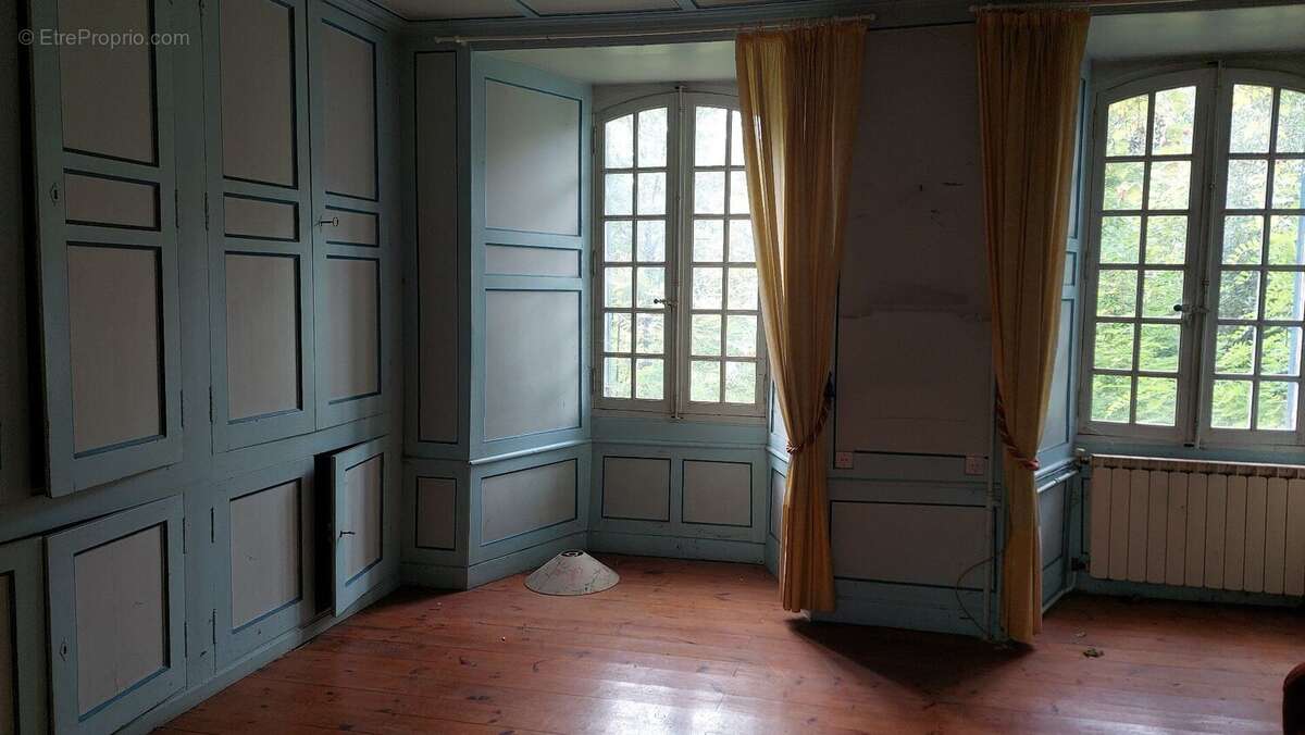 Maison de caractère avec terrain arboré - photo 3