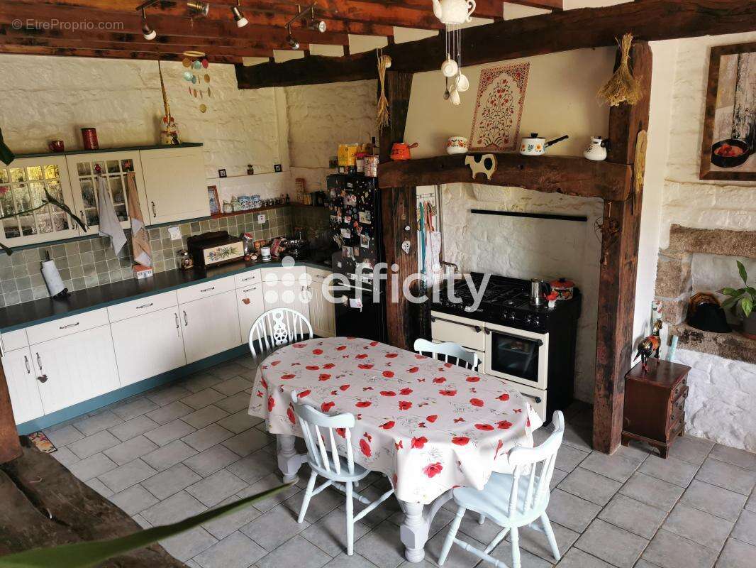 Maison à SAINT-SEVER-CALVADOS