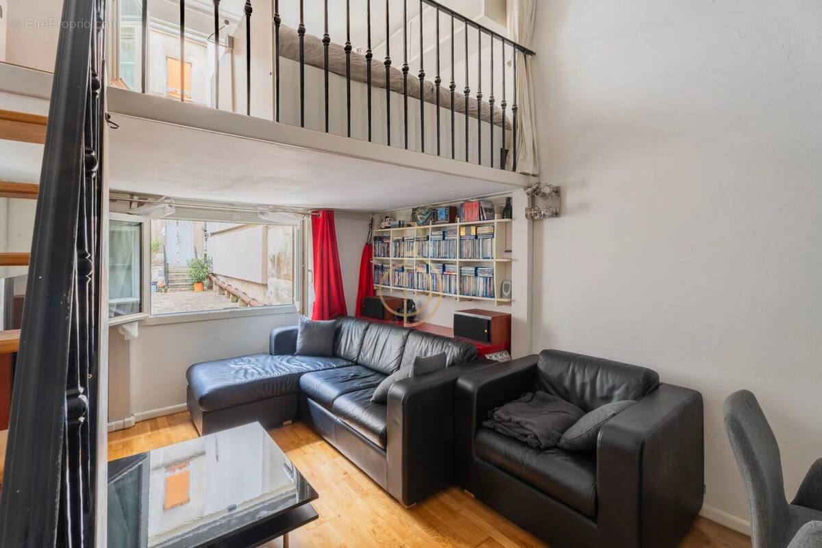 Appartement à PARIS-17E