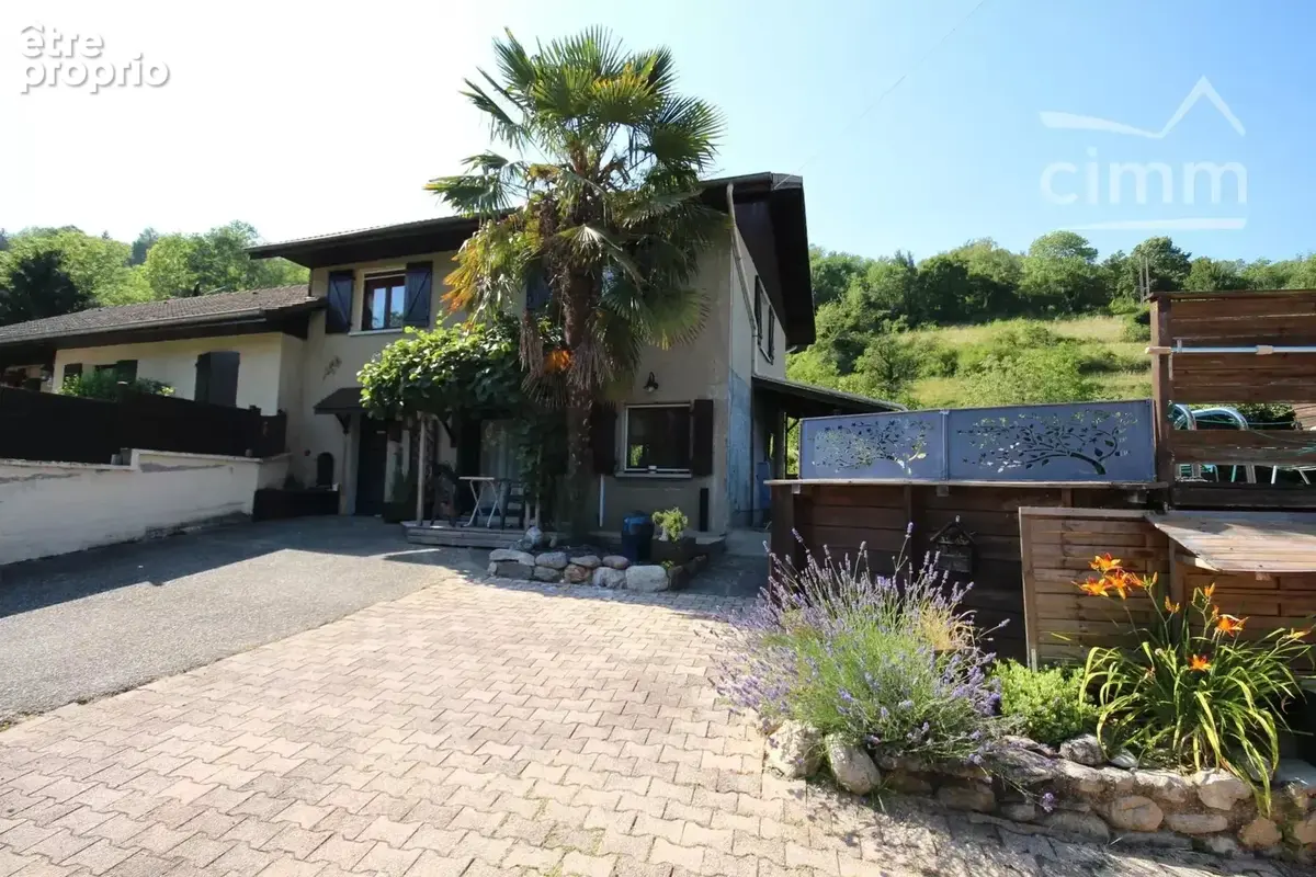 A vendre maison mitoyenne t3/4 102 m2 la rochette 73110 - photo 5