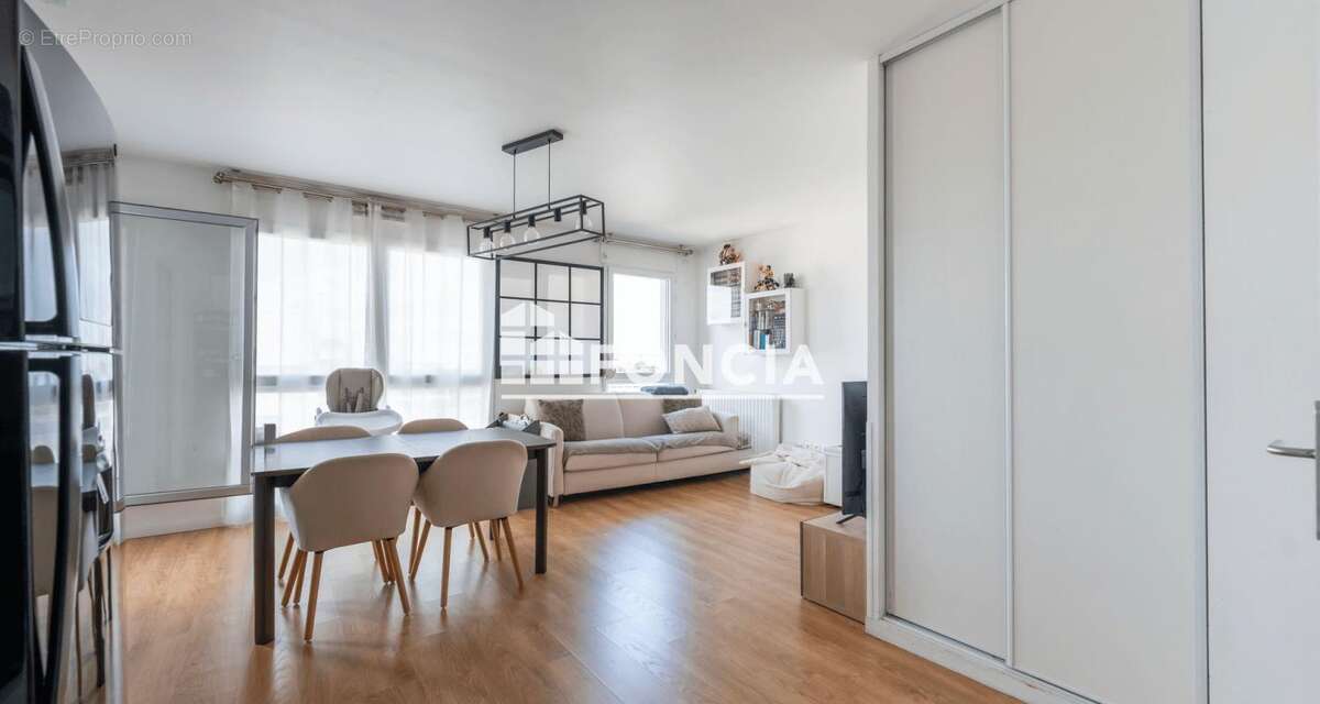 Appartement à GENNEVILLIERS