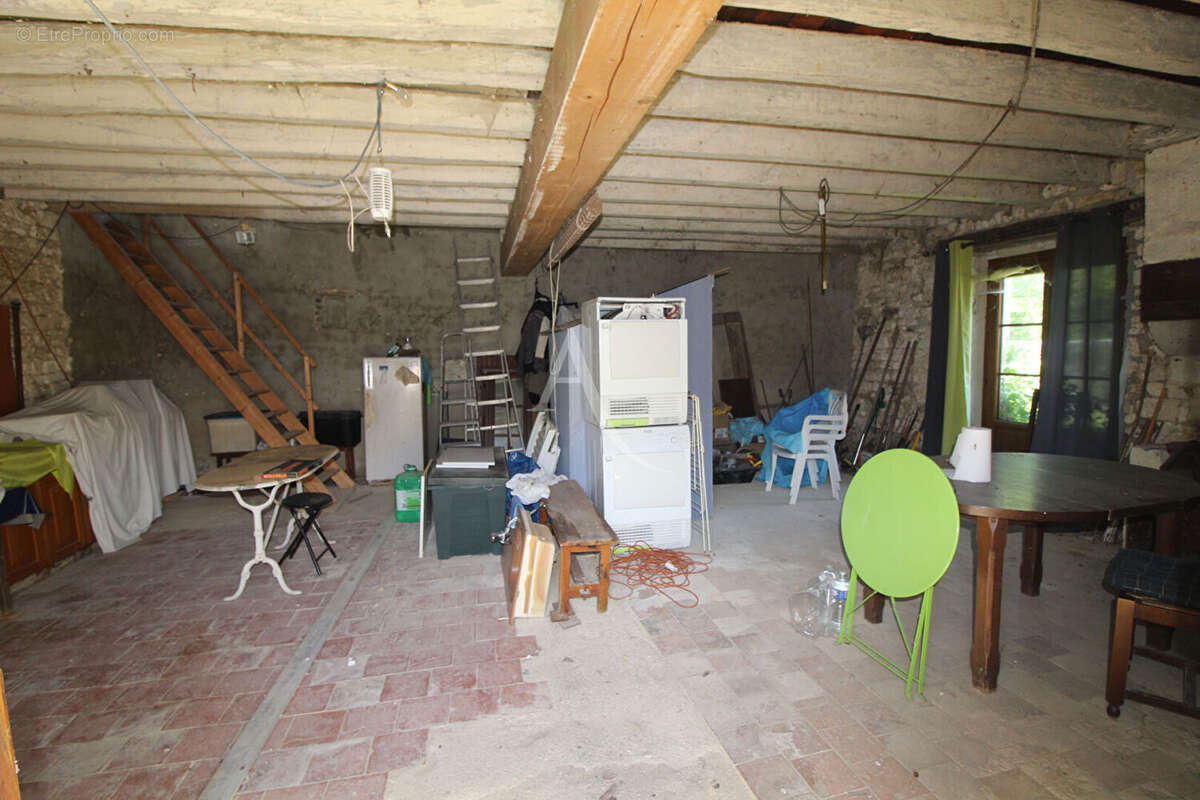 maison/grange  a restaurer - photo 3