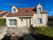 Maison à BRUYERES-LE-CHATEL
