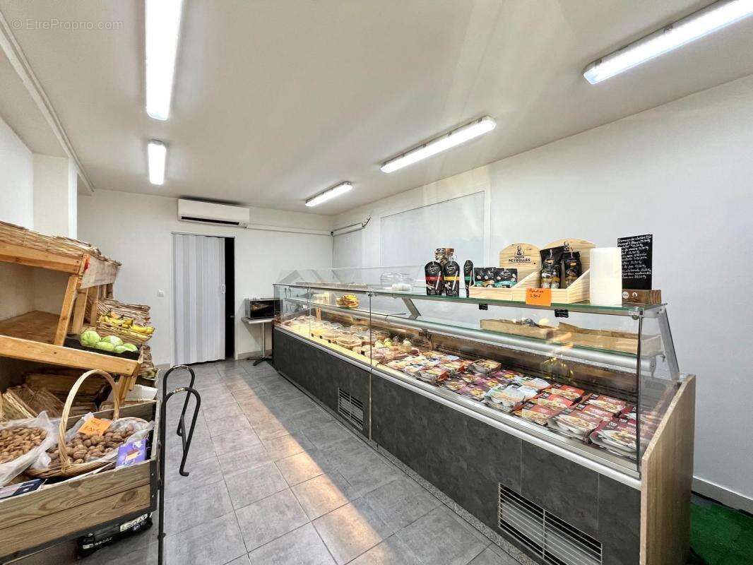 Commerce à LA PENNE-SUR-HUVEAUNE