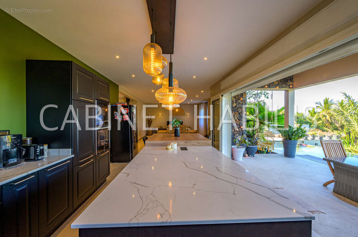 A VENDRE -VILLA T6  224.40 m2 environ - ENTRE-DEUX - 690 000 € - photo 9