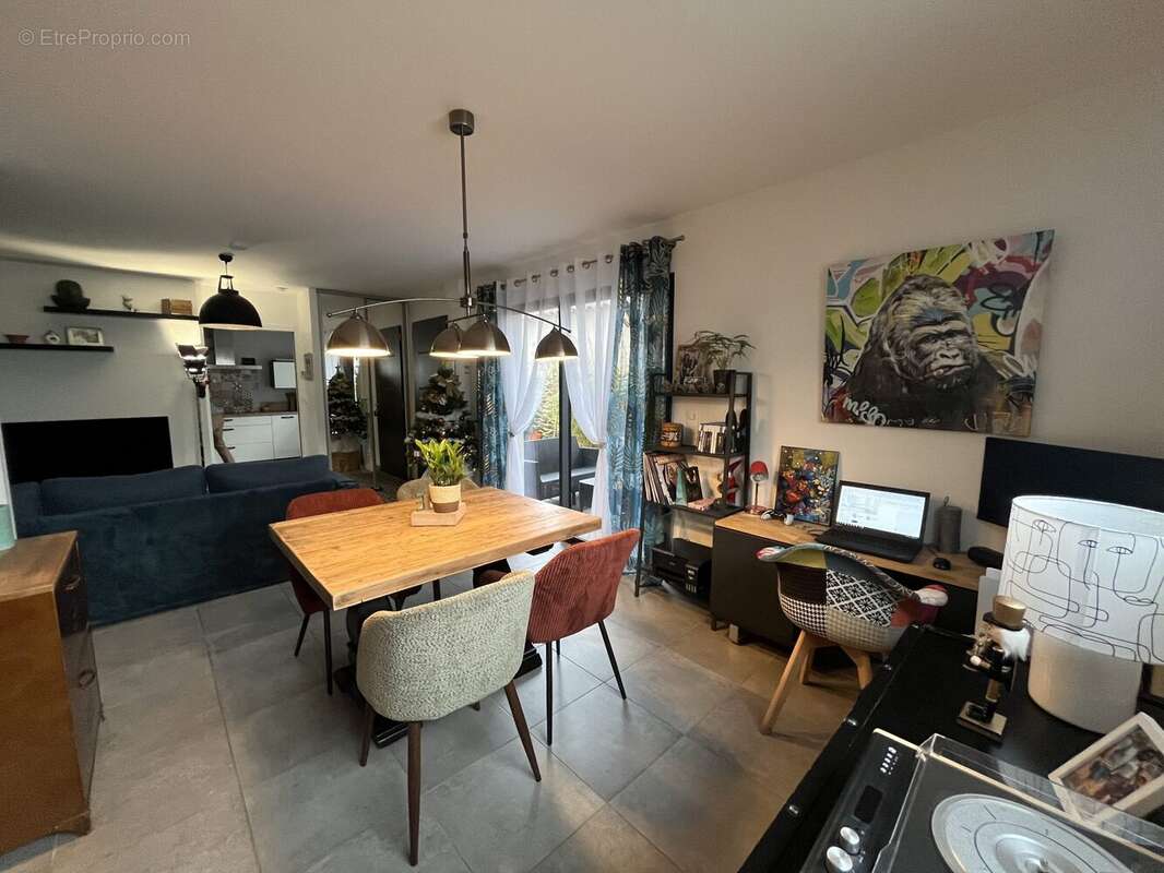 Maison à SAINT-LEGER-LES-VIGNES