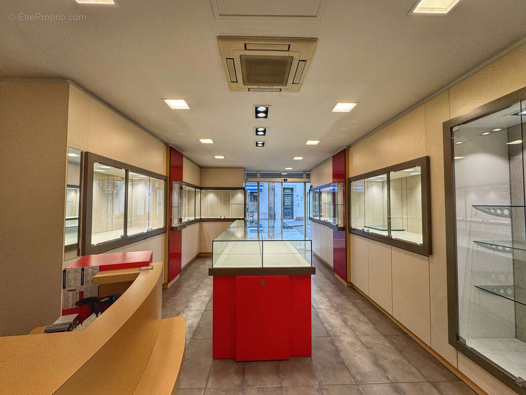 Commerce à SAINT-PALAIS