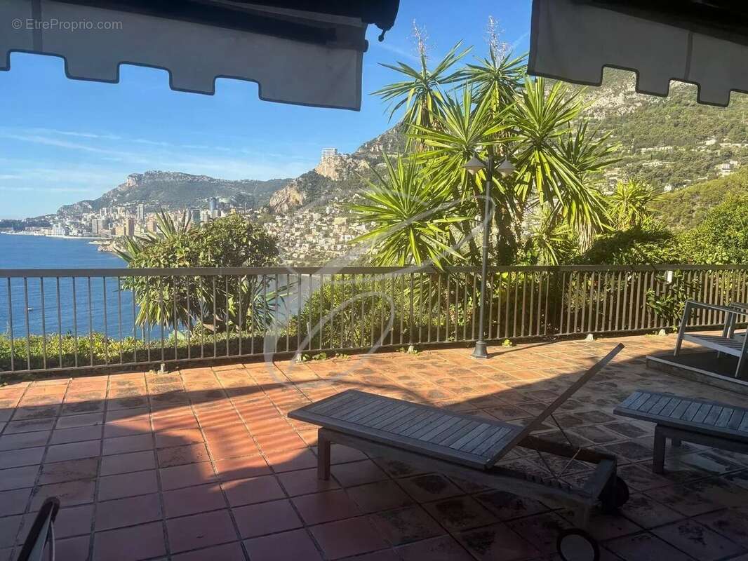 Appartement à ROQUEBRUNE-CAP-MARTIN