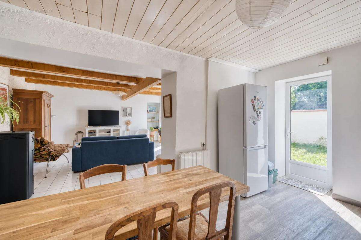 Ensemble immobilier de 8 pièces 141 m² à Dompierre-sur-Mer - photo 10