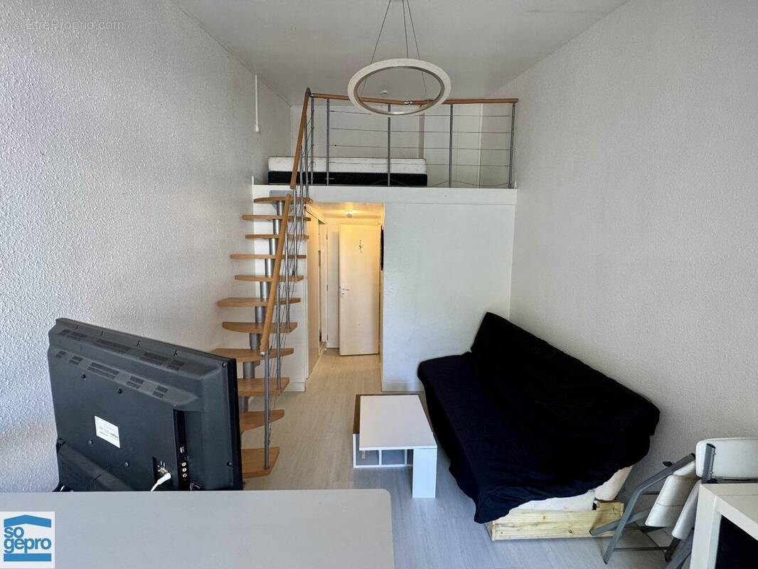 Réf : 2048 - Vente Studio Mezzanine secteur Centre-Port à Cap d'Agde ! - photo 2