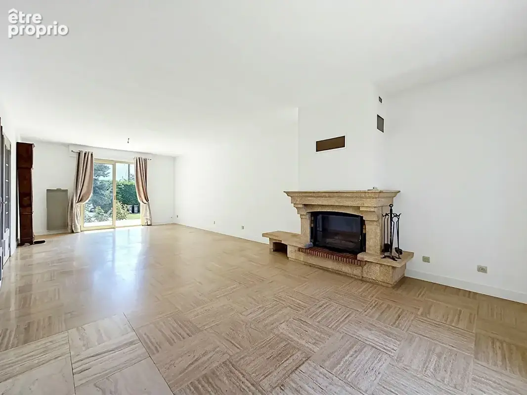 Maison familiale avec grand terrain Centre de Doué-la-Fontaine - photo 3