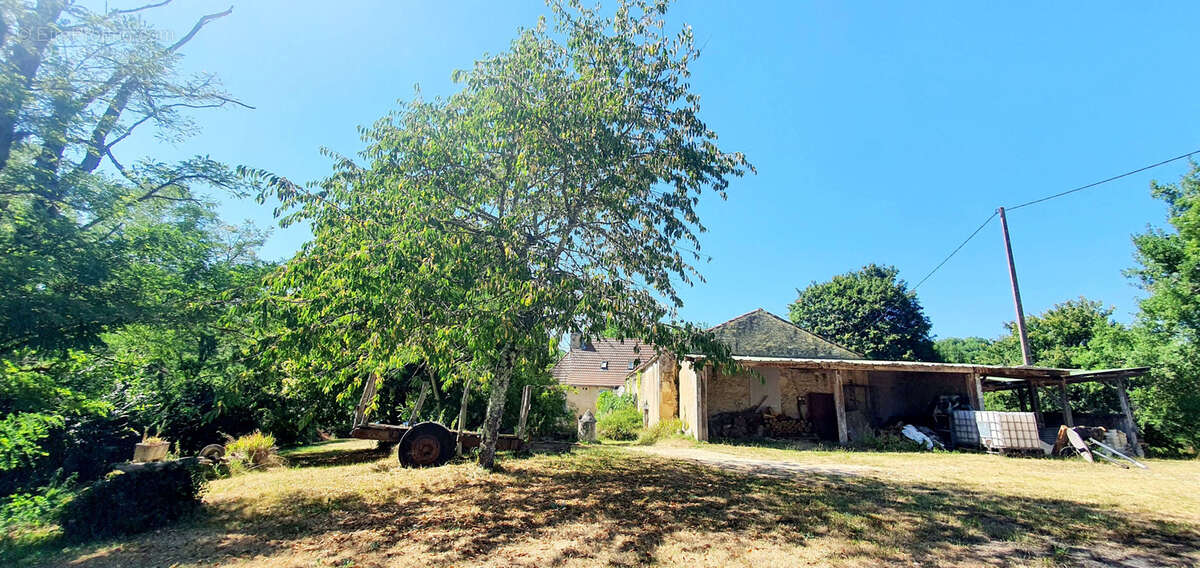 Maison à BLANQUEFORT-SUR-BRIOLANCE
