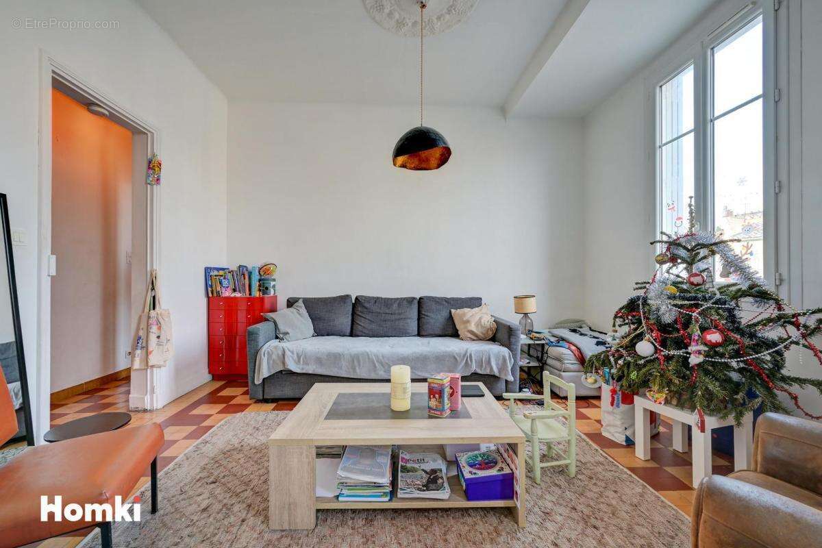 Appartement à MARSEILLE-1E