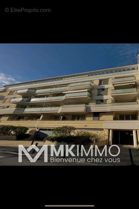 Appartement à SAINT-LAURENT-DU-VAR